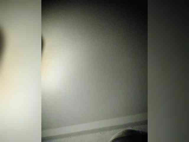 Selina-Lily webcam