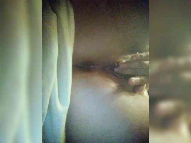 Selina-Lily webcam