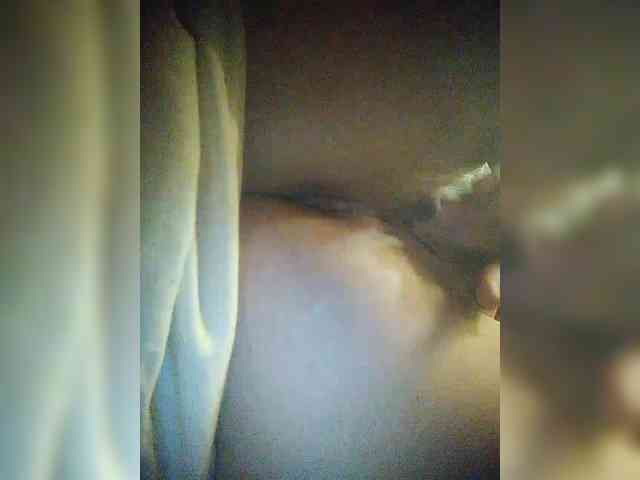 Selina-Lily webcam