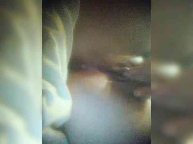 Selina-Lily webcam