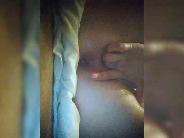Selina-Lily webcam