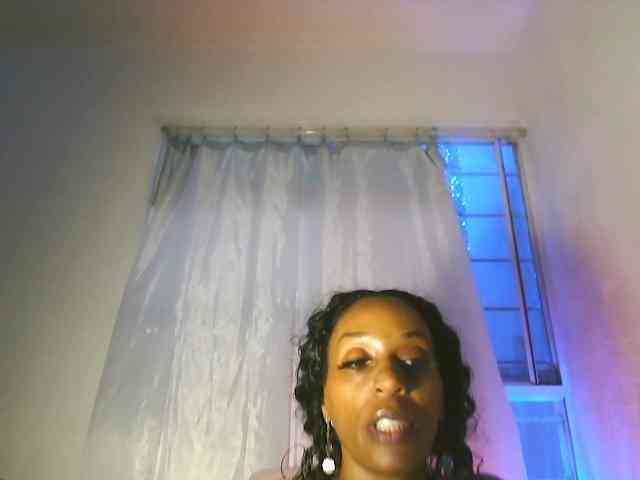 iHeartLeila Live Webcam on BongaCams