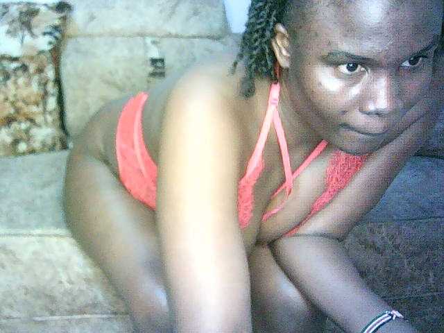 Veravee webcam bongacams model stream image