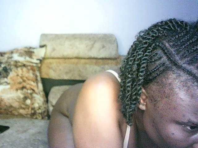 Veravee webcam bongacams model stream image