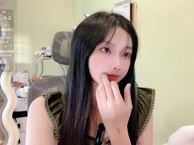 Sari94's BongaCams show and profile