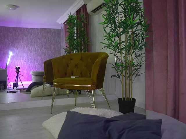 MyaBlack's BongaCams show and profile