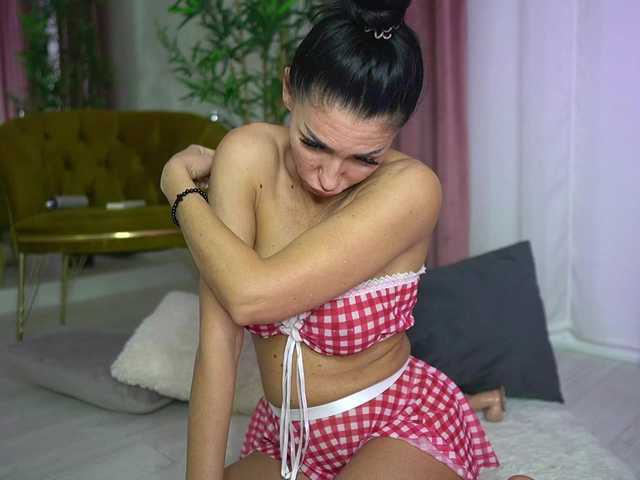 Sex chat gratuit in direct cu MyaBlack pe BongaCams