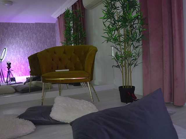 MyaBlack's BongaCams show and profile