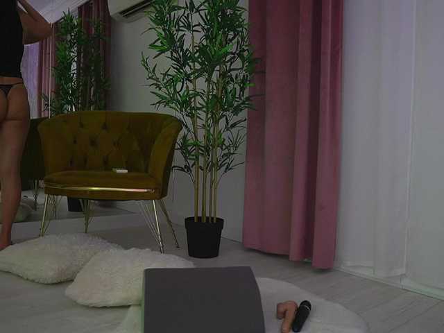 MyaBlack's BongaCams show and profile