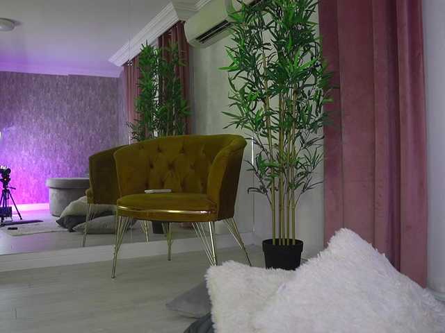 MyaBlack live cam profile