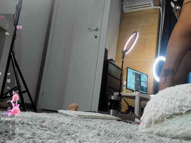 MyaBlack webcam