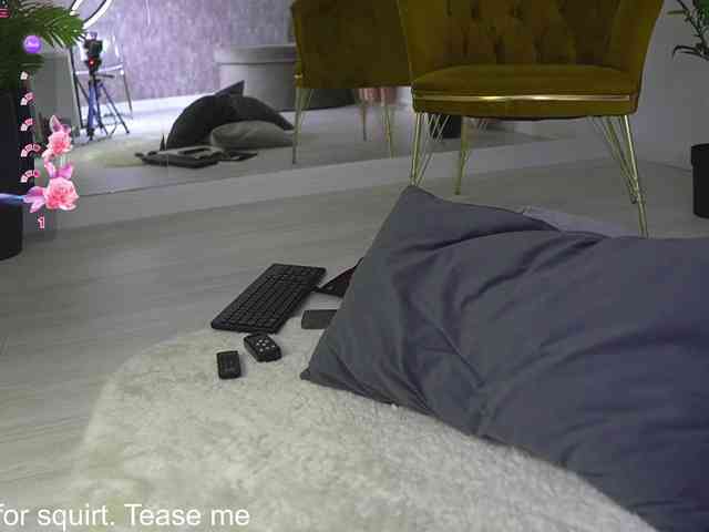 MyaBlack webcam
