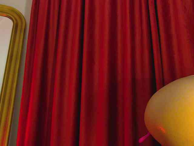 ArielQuinn webcam