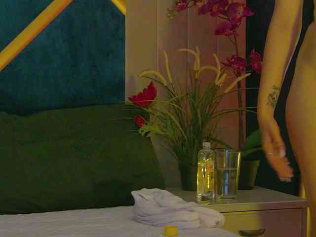 ArielQuinn webcam