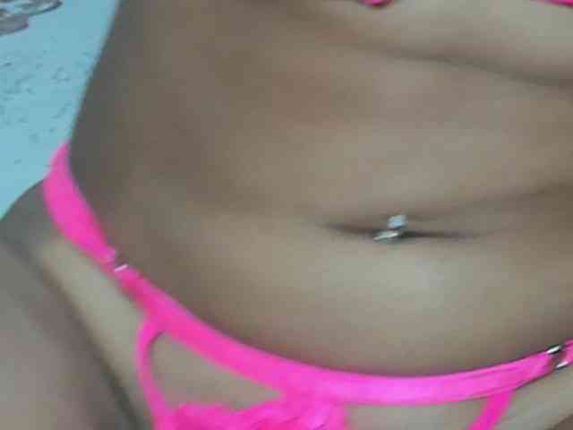 SeductiveEbonyLatina webcam