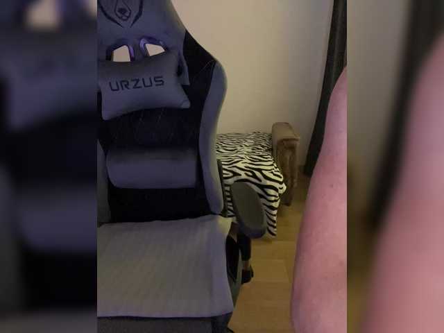 molochnaya000's BongaCams show and profile