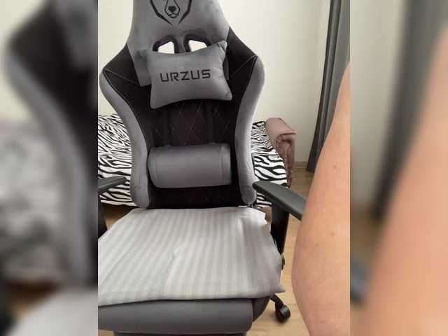 molochnaya000's BongaCams show and profile