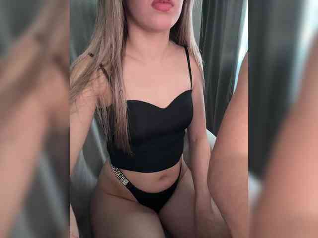 molochnaya000 Live Webcam on BongaCams