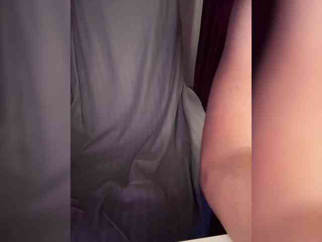 molochnaya000 Live Webcam on BongaCams