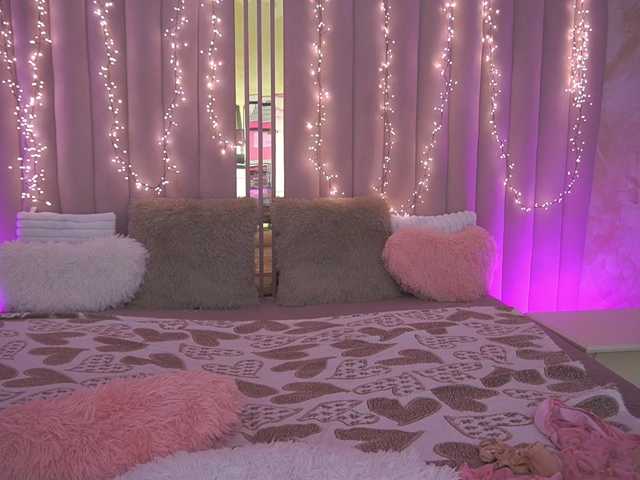 LylaNimfa's BongaCams show and profile