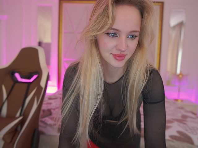 le modèle Lylanimfa est en webcam porno dans un show sur le site bongacams, il possède les tags suivants: White/Caucasian,Blonde,Shaved