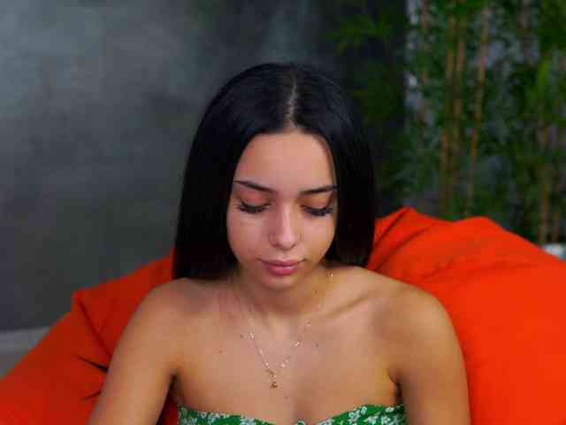 CherrySelena webcam