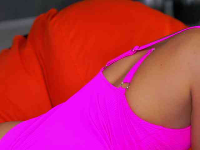 CherrySelena webcam
