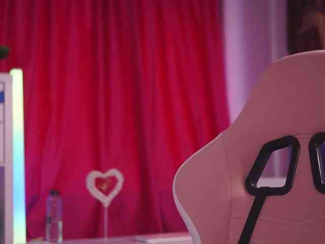 CherrySelena webcam