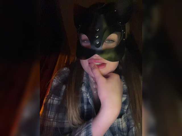 missisMilli live cam profile