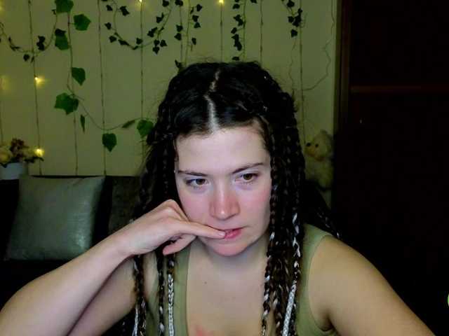 Aliciafolow009's BongaCams show and profile