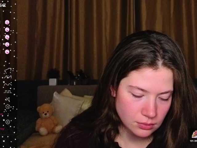 Aliciafolow009's BongaCams show and profile