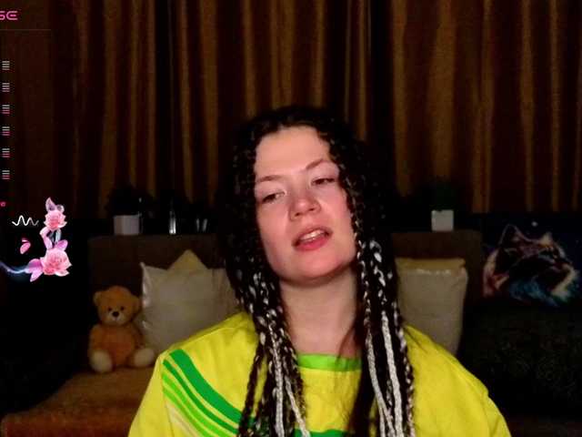 Aliciafolow009's BongaCams show and profile