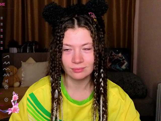 Aliciafolow009's BongaCams show and profile