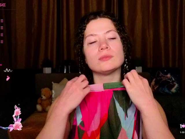 Aliciafolow009's BongaCams show and profile