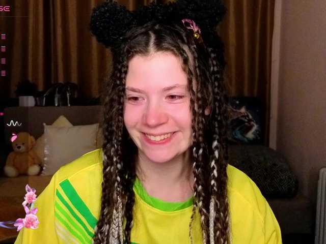 Aliciafolow009's BongaCams show and profile