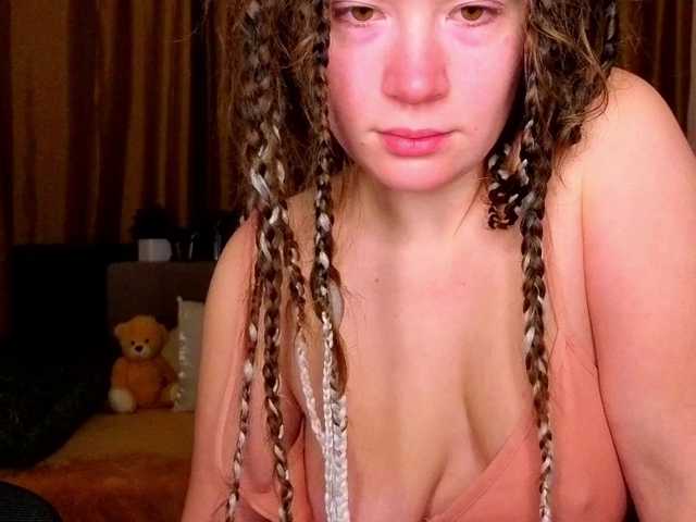 Aliciafolow009's BongaCams show and profile