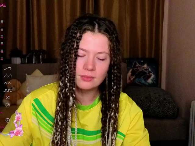 Aliciafolow009's BongaCams show and profile