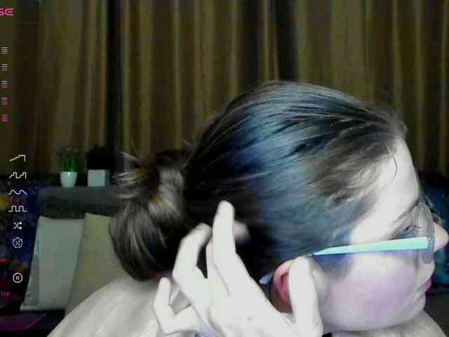 Aliciafolow009 Live Webcam on BongaCams