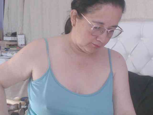 Maturepriscila webcam