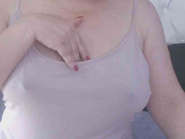 Maturepriscila webcam