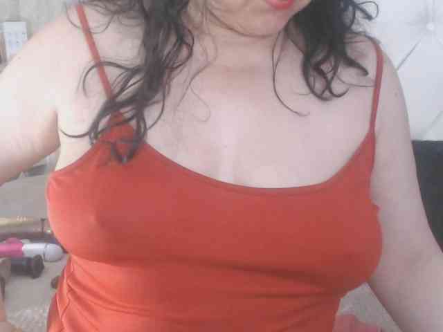 Maturepriscila webcam