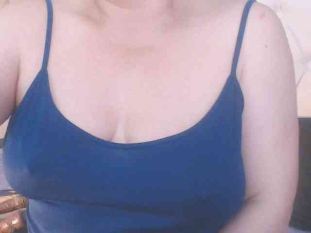 Maturepriscila webcam