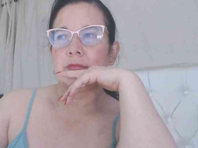 Maturepriscila webcam