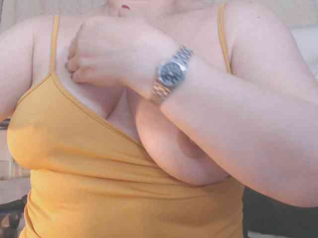 Maturepriscila webcam