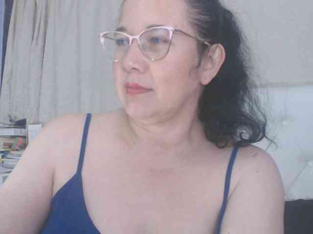 Maturepriscila webcam
