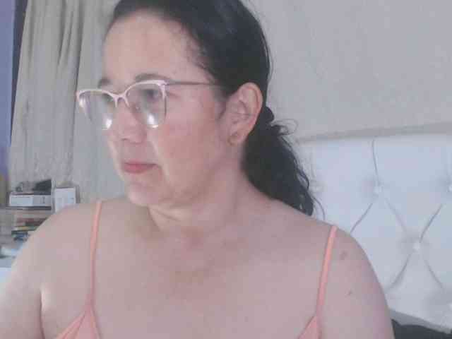 Maturepriscila webcam