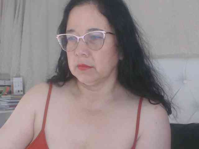 Maturepriscila webcam