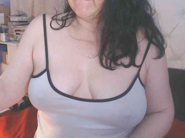 Maturepriscila webcam