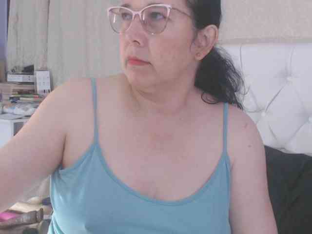 Maturepriscila webcam