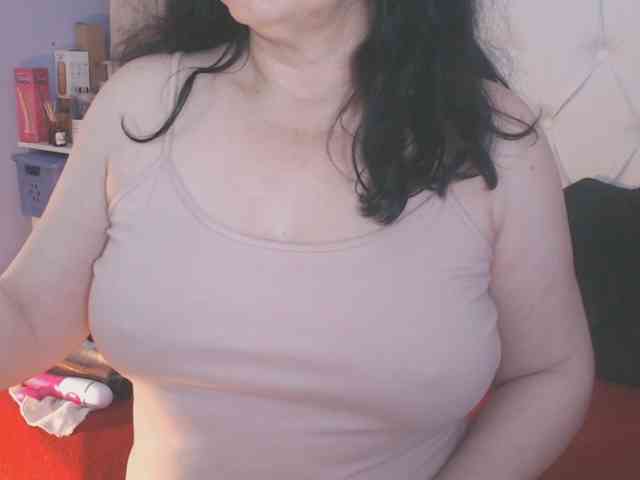 Maturepriscila webcam